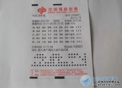 延吉“50后”彩民10元机选喜中51万